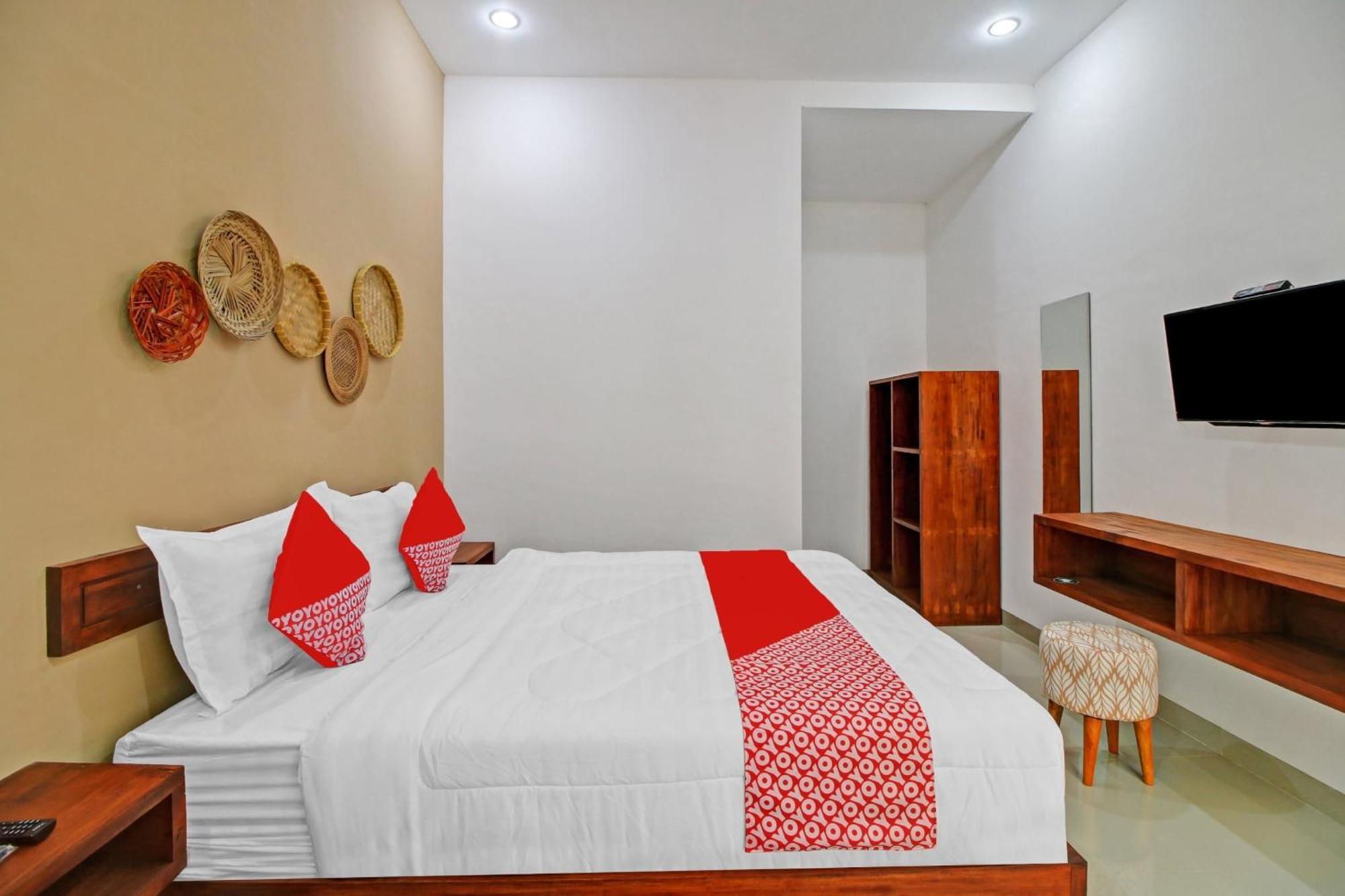 Oyo 90820 Madania Guesthouse Syariah Матарам Екстериор снимка